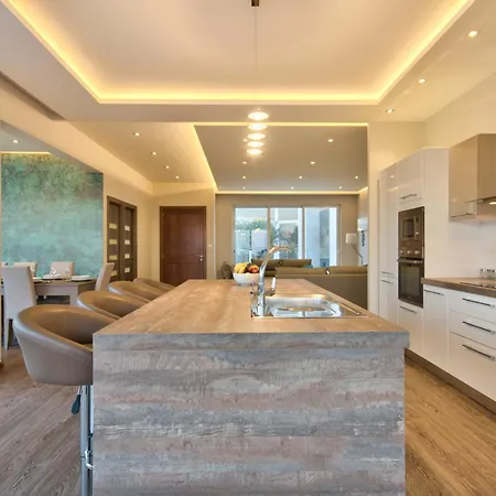 Ghea - Indoor Jacuzzi Pool, Sauna And Games * Mellieha