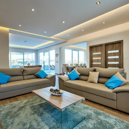 Villa Ghea - Indoor Jacuzzi Pool, Sauna And Games *