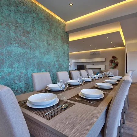 Villa Ghea - Indoor Jacuzzi Pool, Sauna And Games Mellieha