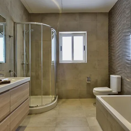 Ghea - Indoor Jacuzzi Pool, Sauna And Games Villa *