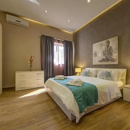 Villa Ghea - Indoor Jacuzzi Pool, Sauna And Games *