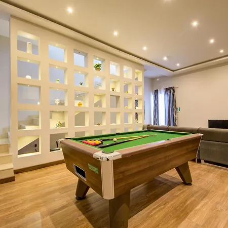 Villa Ghea - Indoor Jacuzzi Pool, Sauna And Games